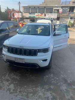 جیپ گراند شیرۆکی